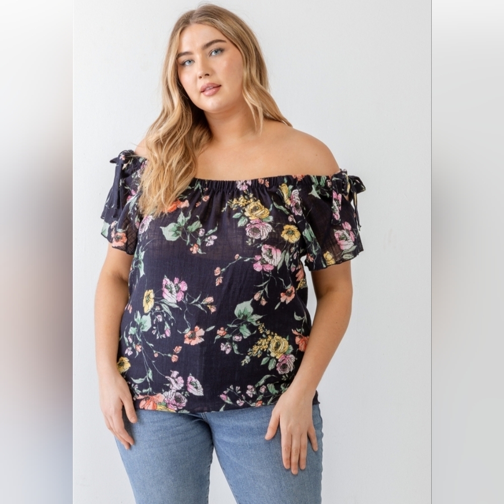 Junior Plus Navy Floral Print Woven Linen Blend Off-The-Shoulder Relax Top